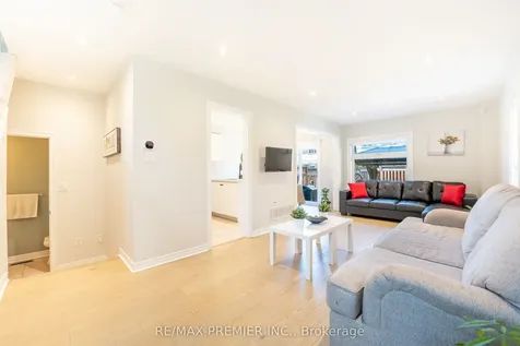22 Laura Sabrina Drive Vaughan ON L4H 1M6