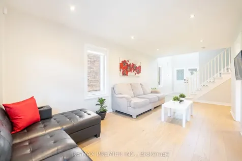 22 Laura Sabrina Drive Vaughan ON L4H 1M6