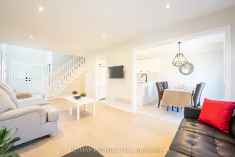 22 Laura Sabrina Drive Vaughan ON L4H 1M6