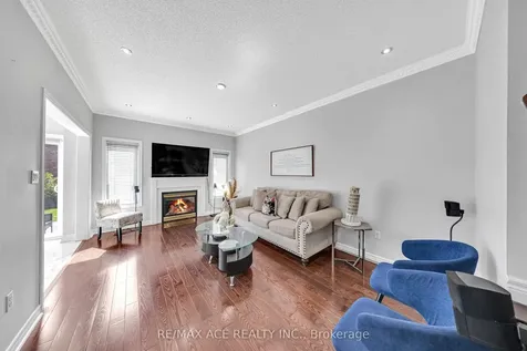 45 Harry Blaylock Drive Markham ON L6E 2H1