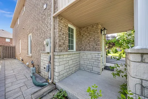 45 Harry Blaylock Drive Markham ON L6E 2H1
