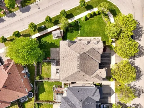 45 Harry Blaylock Drive Markham ON L6E 2H1