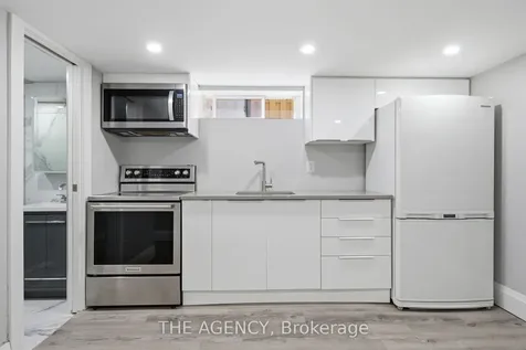 290 Demaine Crescent Richmond Hill ON L4C 2W5