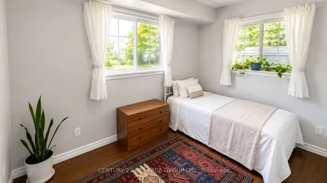 322 Lakeview Boulevard Georgina ON L4P 2Y7