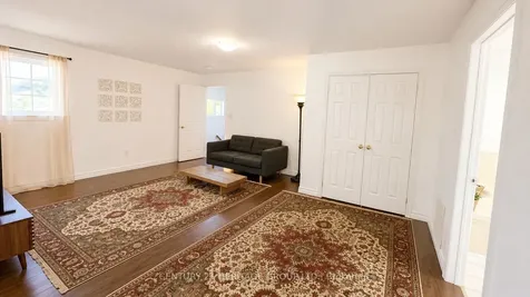 322 Lakeview Boulevard Georgina ON L4P 2Y7