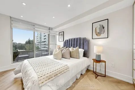 7 Townsgate Drive Vaughan ON L4J 7Z9