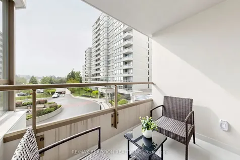 7 Townsgate Drive Vaughan ON L4J 7Z9