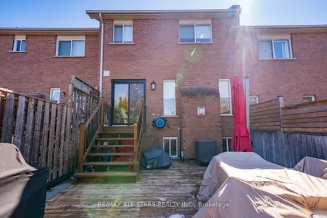 24 Willoway N/a Whitchurch-stouffville ON L4A 1K7