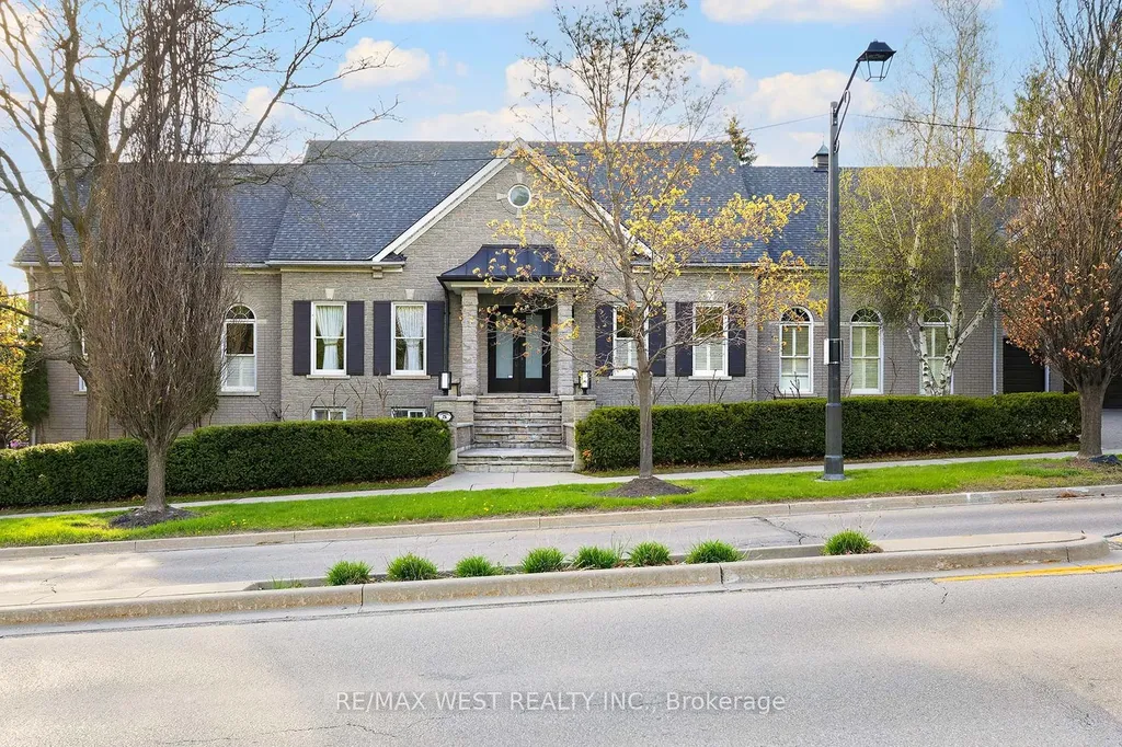 5 Humberview Drive Vaughan ON L4H 1B1