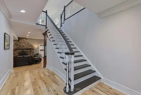 5 Humberview Drive Vaughan ON L4H 1B1