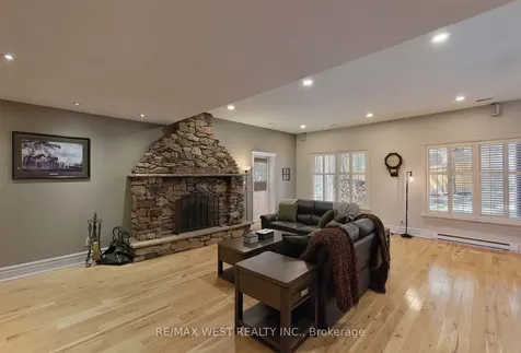 5 Humberview Drive Vaughan ON L4H 1B1
