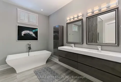 5 Humberview Drive Vaughan ON L4H 1B1