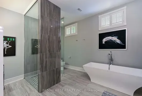 5 Humberview Drive Vaughan ON L4H 1B1