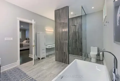 5 Humberview Drive Vaughan ON L4H 1B1