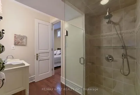 5 Humberview Drive Vaughan ON L4H 1B1