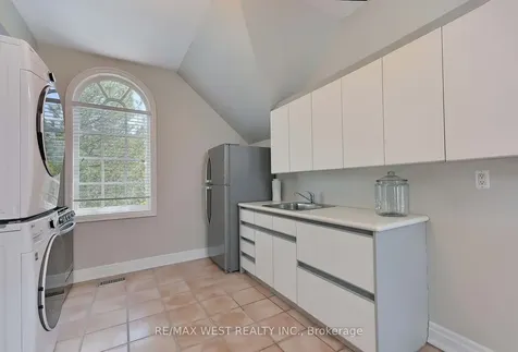5 Humberview Drive Vaughan ON L4H 1B1