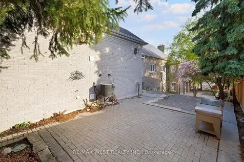 5 Humberview Drive Vaughan ON L4H 1B1