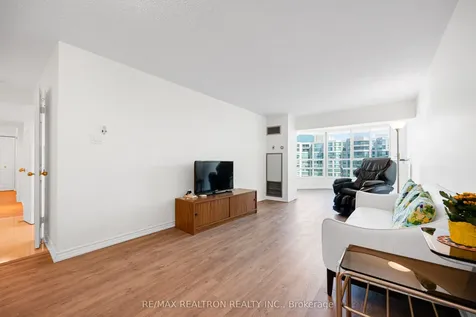 7805 Bayview Avenue Markham ON L3T 7N1