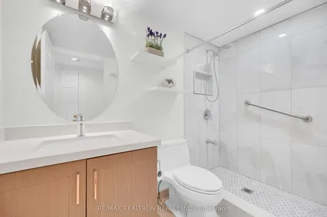 7805 Bayview Avenue Markham ON L3T 7N1