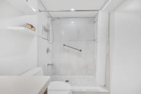 7805 Bayview Avenue Markham ON L3T 7N1