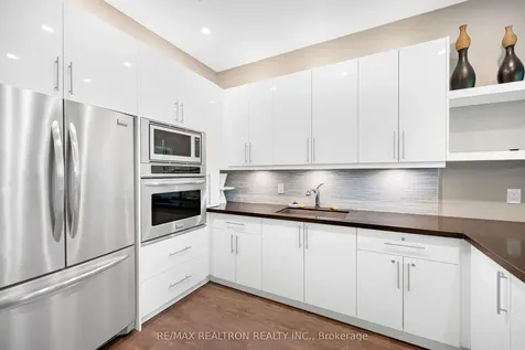 7805 Bayview Avenue Markham ON L3T 7N1