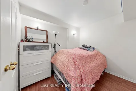 69 Gamble Glen Crescent Richmond Hill ON L4S 2T3