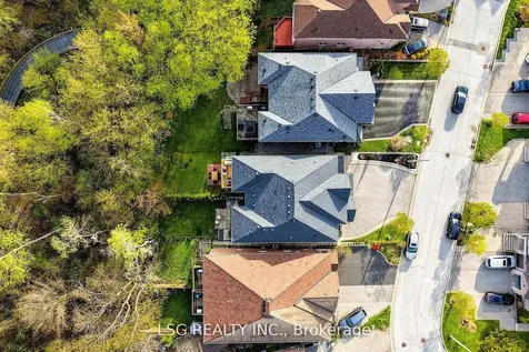 69 Gamble Glen Crescent Richmond Hill ON L4S 2T3