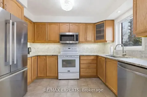 117 Revelstoke Crescent Richmond Hill ON L4B 4T5