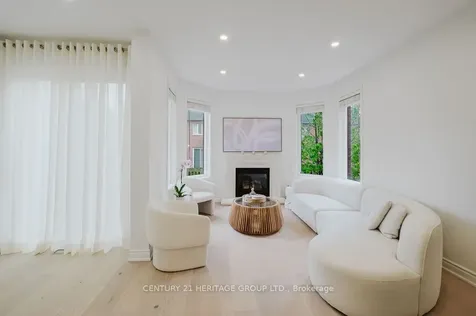 21 Thistle Avenue Richmond Hill ON L4E 0B7