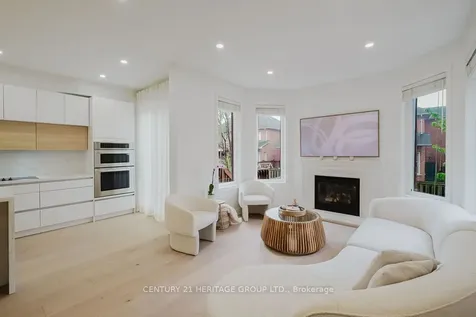 21 Thistle Avenue Richmond Hill ON L4E 0B7