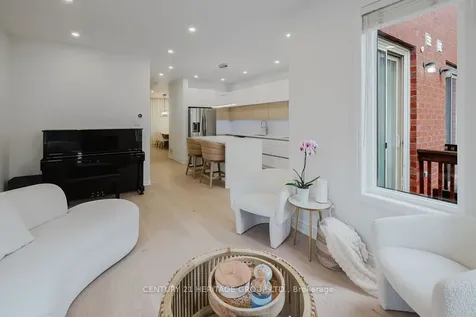 21 Thistle Avenue Richmond Hill ON L4E 0B7