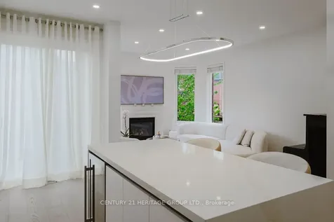 21 Thistle Avenue Richmond Hill ON L4E 0B7
