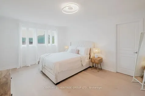 21 Thistle Avenue Richmond Hill ON L4E 0B7