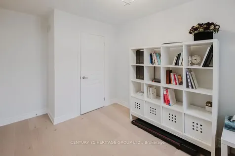 21 Thistle Avenue Richmond Hill ON L4E 0B7