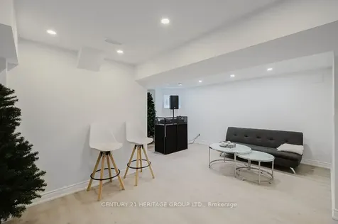 21 Thistle Avenue Richmond Hill ON L4E 0B7