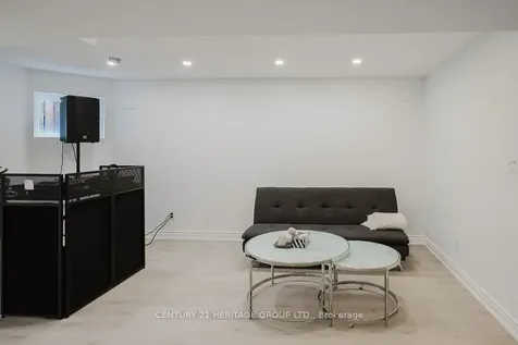 21 Thistle Avenue Richmond Hill ON L4E 0B7
