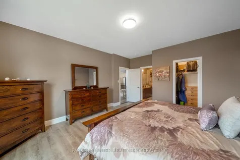9 Mount Crescent Essa ON L0M 1B5