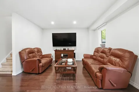 161 Cottonwood Court Markham ON L3T 5W9