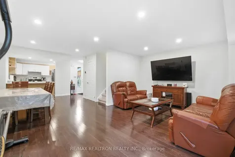 161 Cottonwood Court Markham ON L3T 5W9