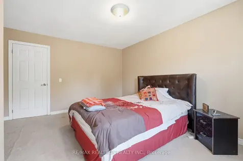 161 Cottonwood Court Markham ON L3T 5W9