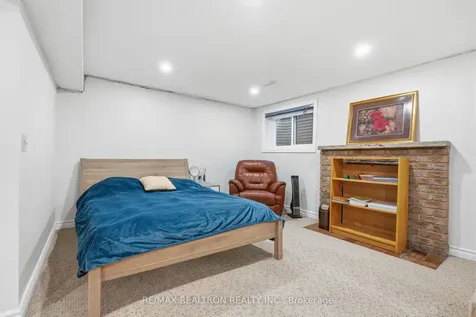 161 Cottonwood Court Markham ON L3T 5W9