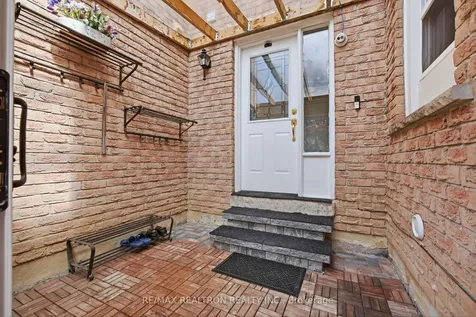 161 Cottonwood Court Markham ON L3T 5W9