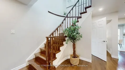 26 Trothen Circle Markham ON L3P 4H5