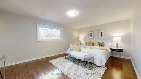26 Trothen Circle Markham ON L3P 4H5