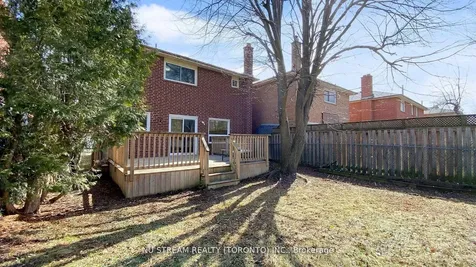 26 Trothen Circle Markham ON L3P 4H5