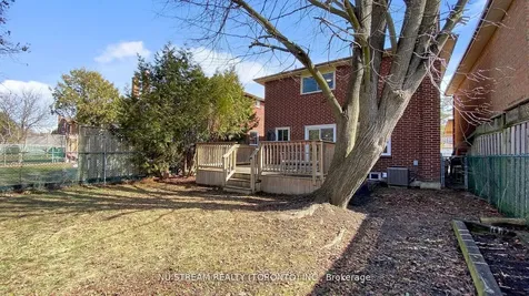 26 Trothen Circle Markham ON L3P 4H5
