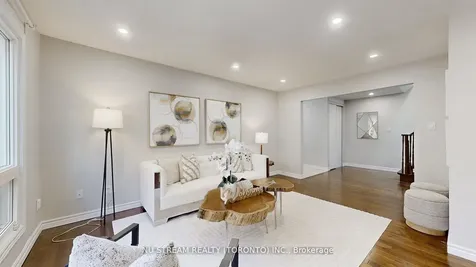 26 Trothen Circle Markham ON L3P 4H5