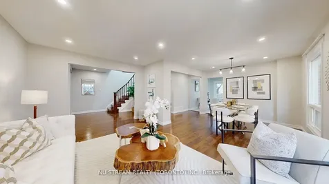 26 Trothen Circle Markham ON L3P 4H5