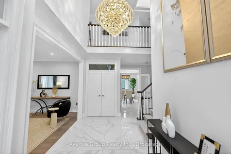 21 Palace Court Richmond Hill ON L4B 4C3