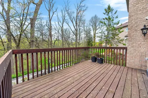 21 Palace Court Richmond Hill ON L4B 4C3